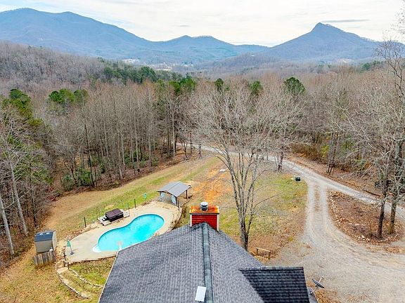 2nd image of 202 Bell Orchard Dr