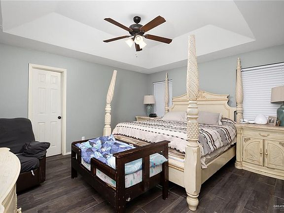 5th image of 2212 Park Place Dr