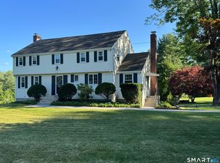 28 Crestwood Rd, Simsbury, CT 06070