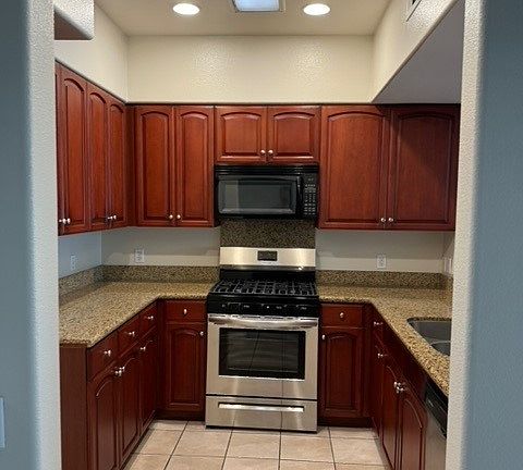 4th image of 10616 Moorpark St APT 103