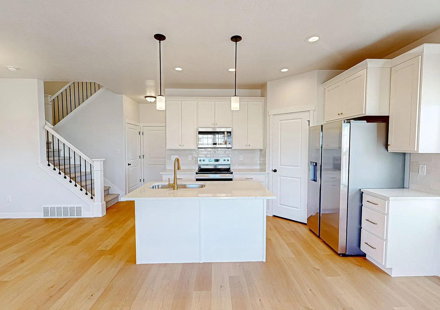 Newer Unit in the Spanish Fork Juniper ridge Townhomes — Photo 2