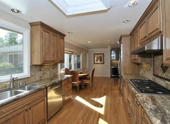 5th image of 19430 Valle Vista Dr