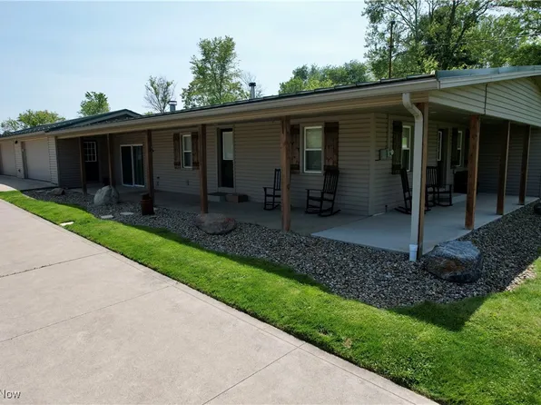 5458 Walters St NE, East Canton, OH 44730