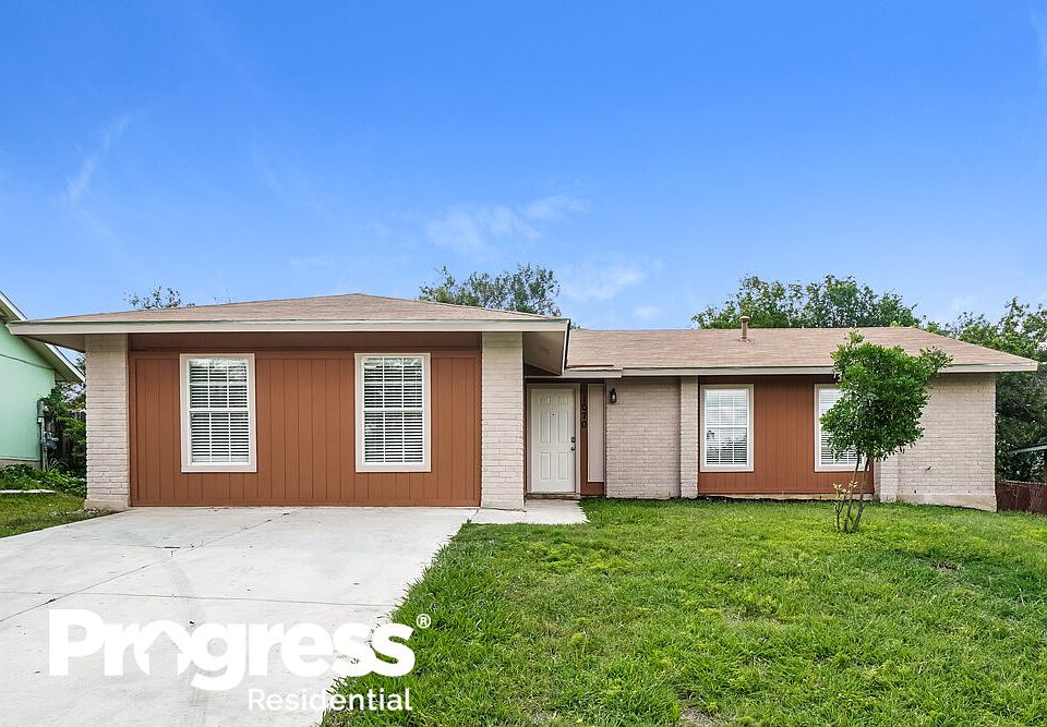 1st image of 1070 Hickory Trl