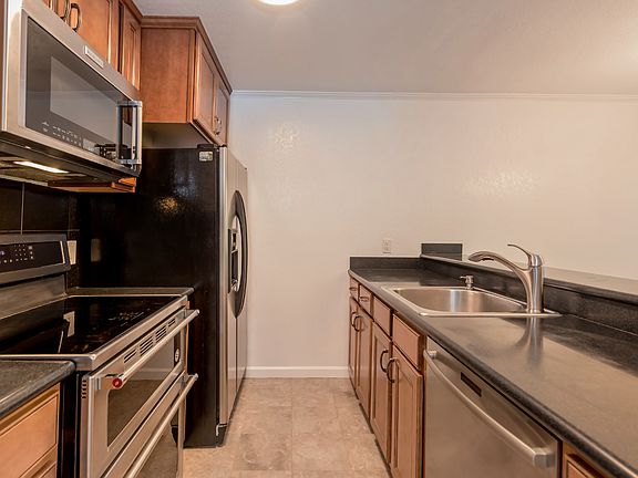2nd image of 14707 NE 44th Pl APT Q4