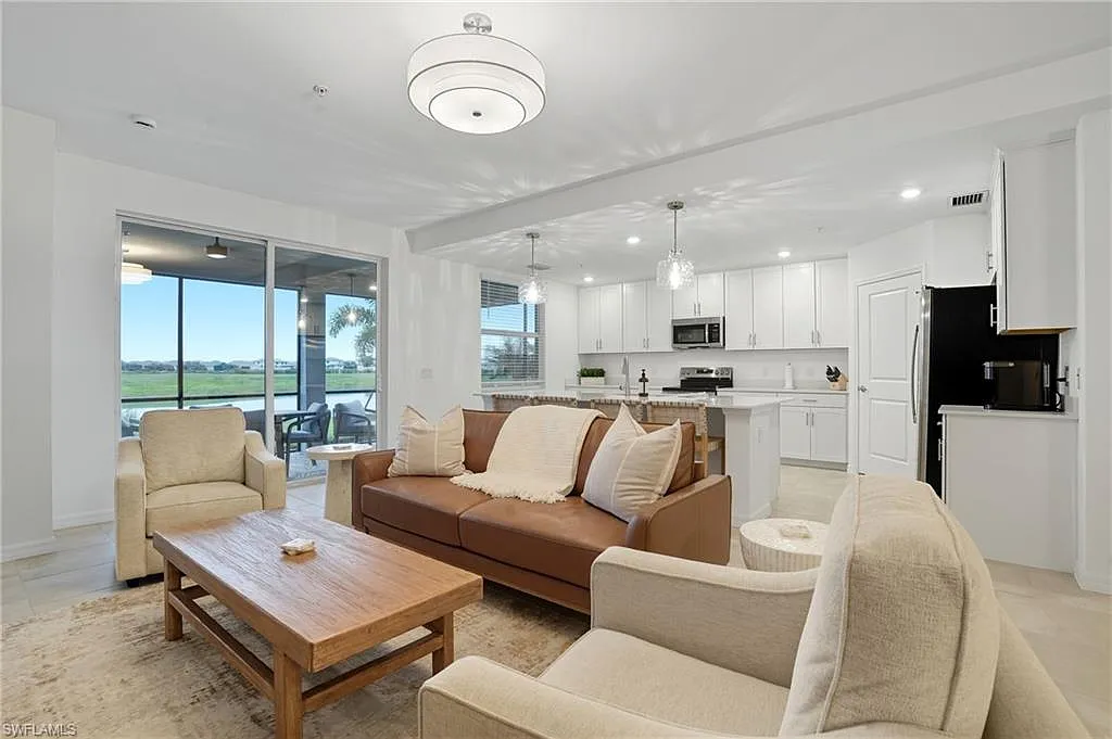 3 bed, 2.0 bath, 1741 sqft, $6,250 — Photo 4