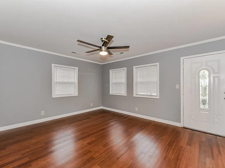 306 Plymouth Ave — Photo 7