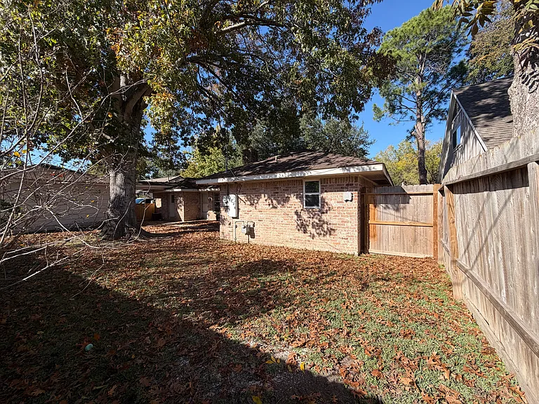 8211 Braes Meadow Dr — Photo 7