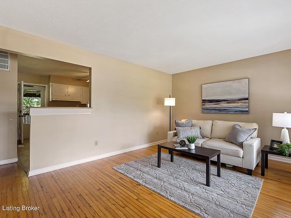 3rd image of 5815 Teakwood Ln