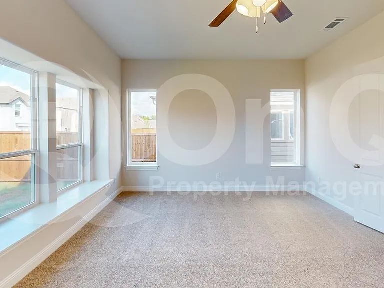 8407 Cornerstone Dr — Photo 5