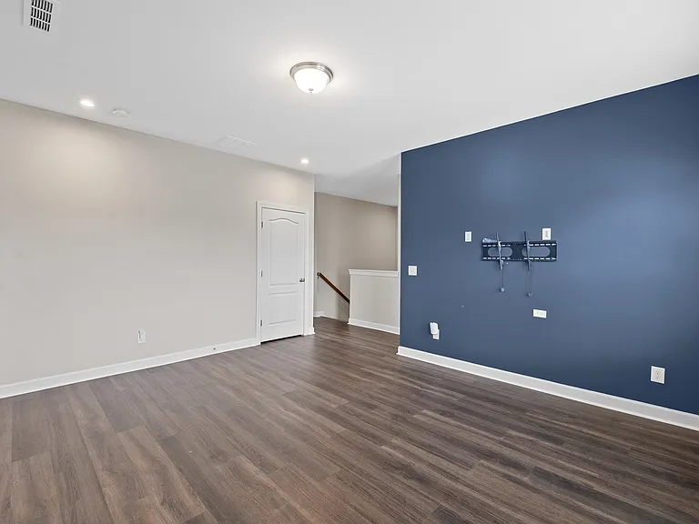 1004 Tarsnet Ln — Photo 37