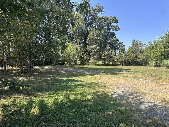 4th image of 2227 Cave Hollow Rd NE