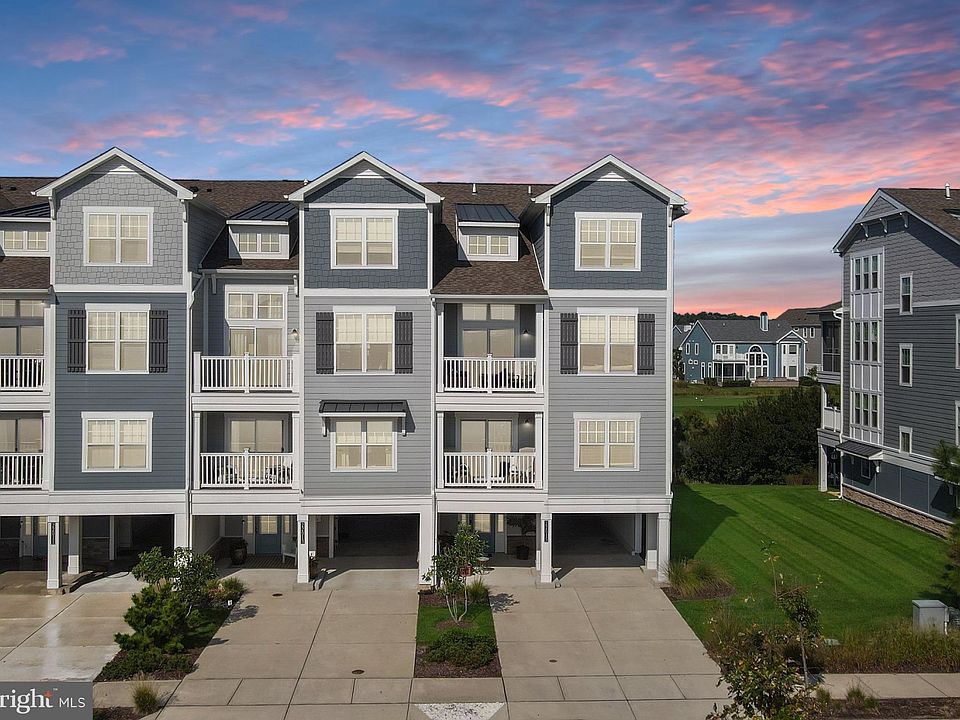 1st image of 22015 Crestview Dr