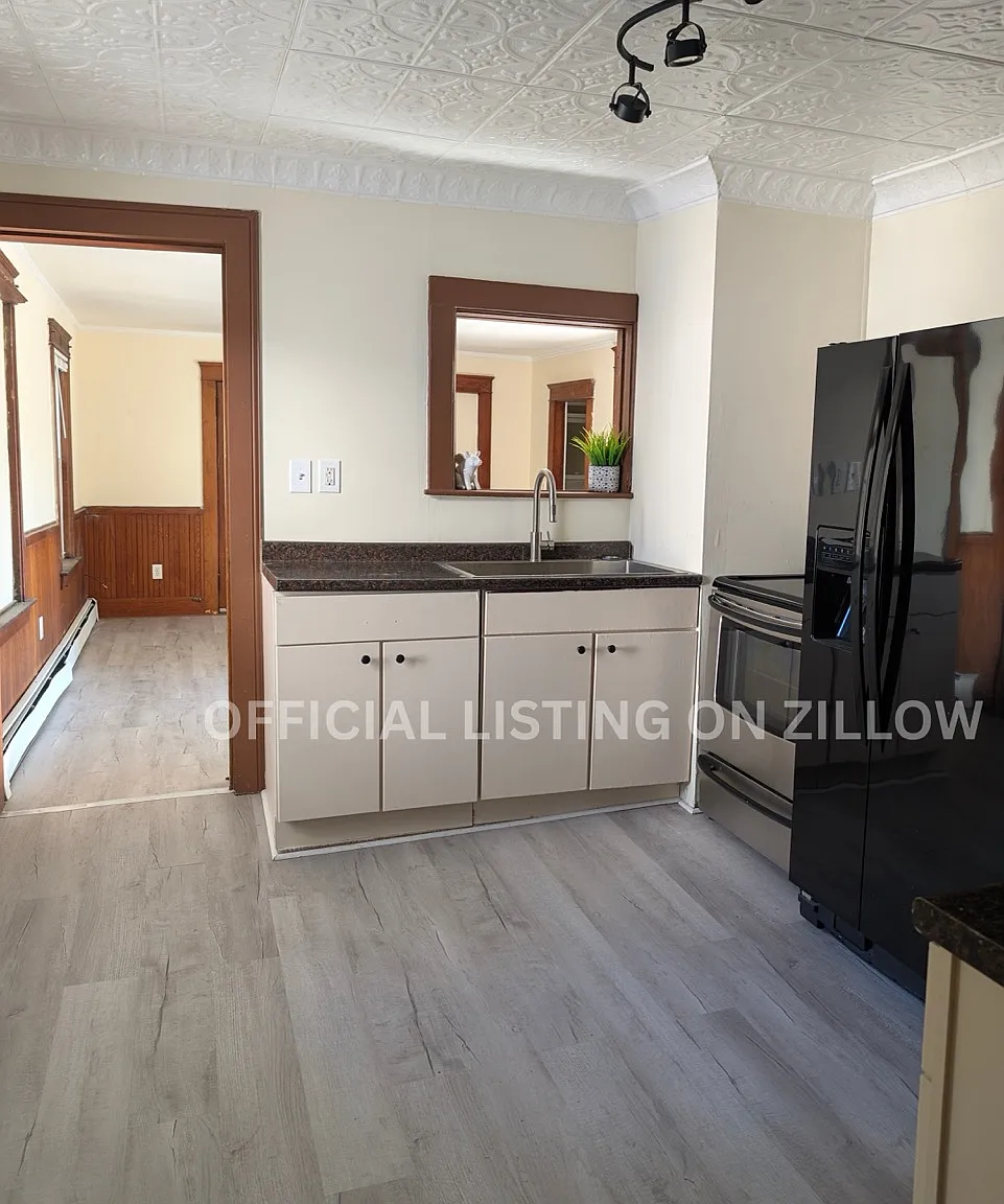 2 bed, 973 sqft, $1,700 — Photo 2
