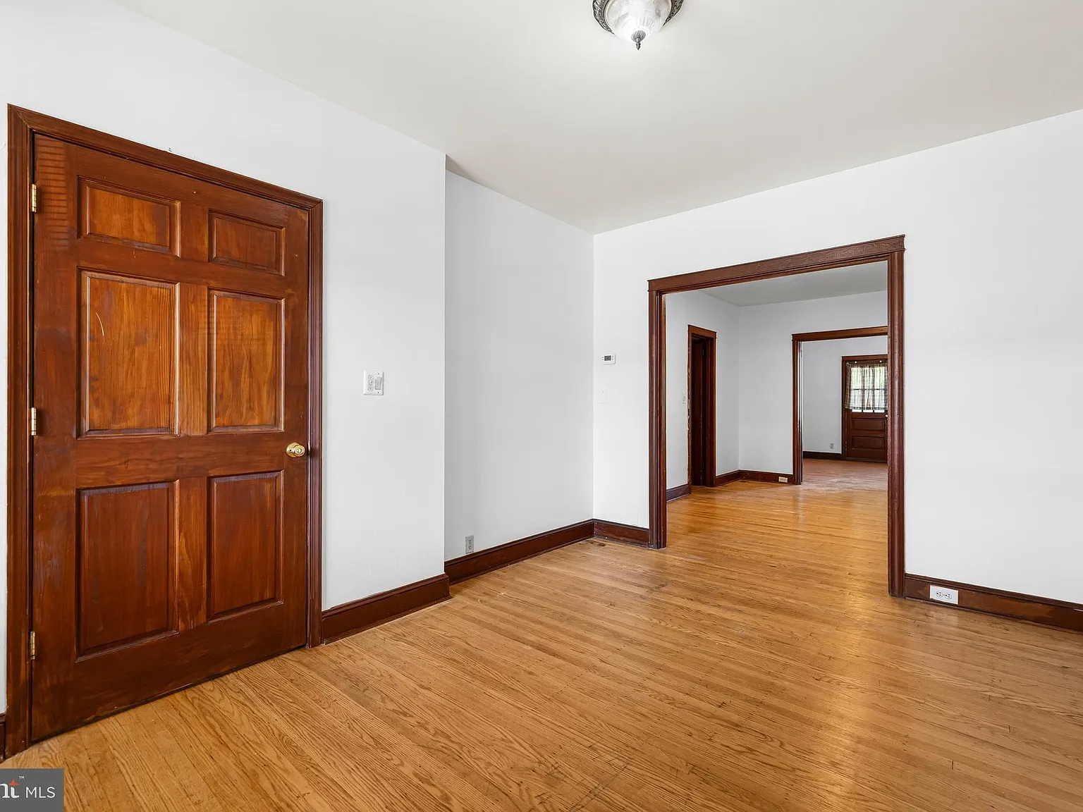 2 bed, 1.5 bath, 1050 sqft, $1,400 — Photo 3