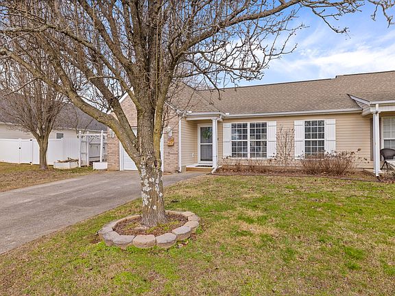 2nd image of 2162 Stoney Meadow Dr