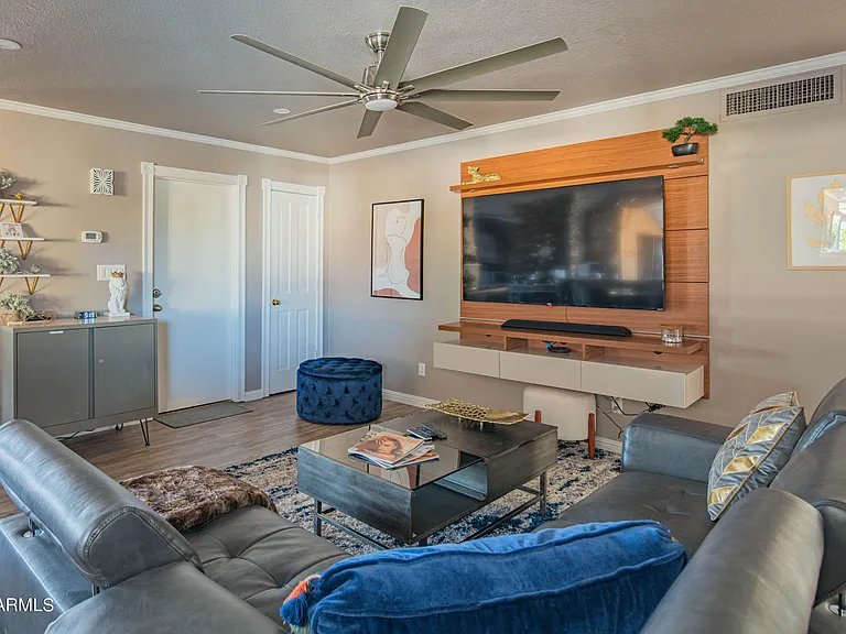 6110 E Edgemont Ave — Photo 61