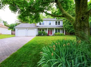 4 Squire Ct, Holmdel, NJ 07733