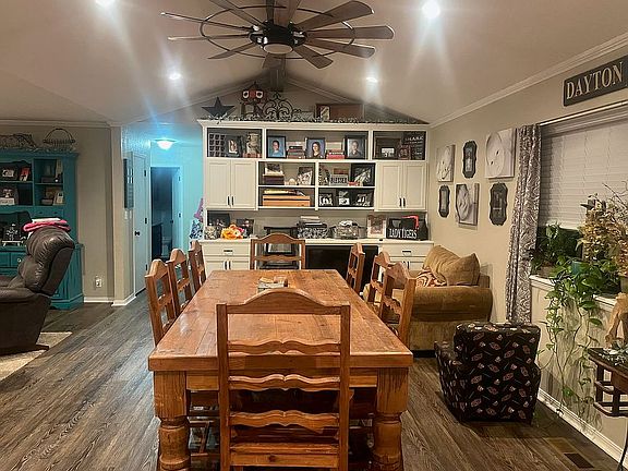 4th image of 309 N Pioneer Rd