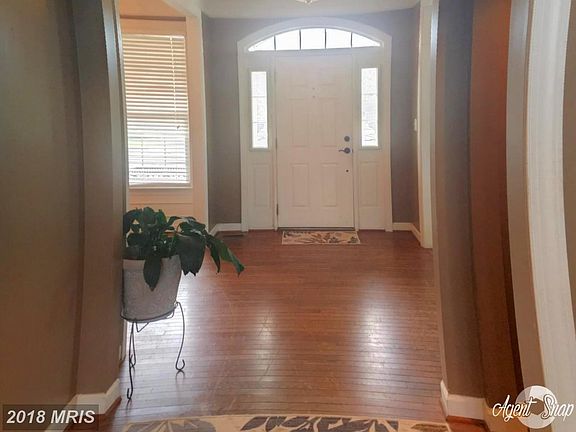 3rd image of 9935 Broadsword Dr