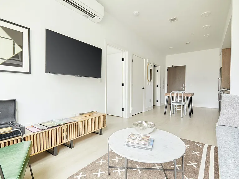 Solis Apartments — Photo 34
