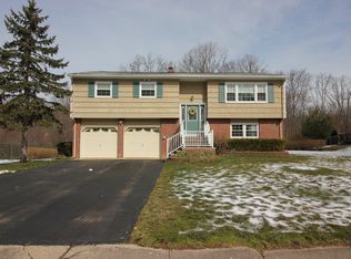 35 Bosko Dr, East Brunswick, NJ 08816