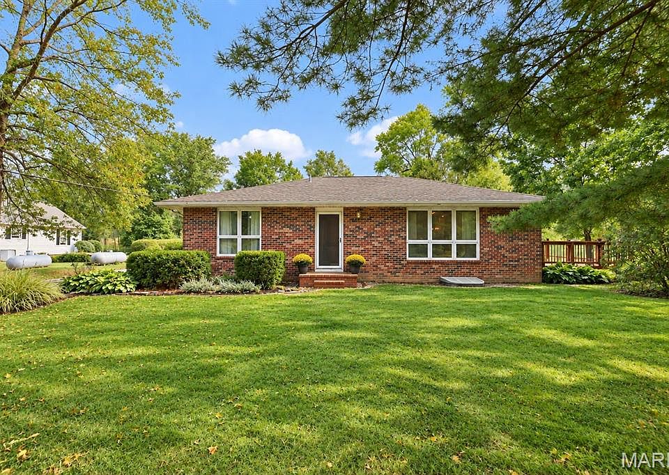 1st image of 5831 Redbud Ln