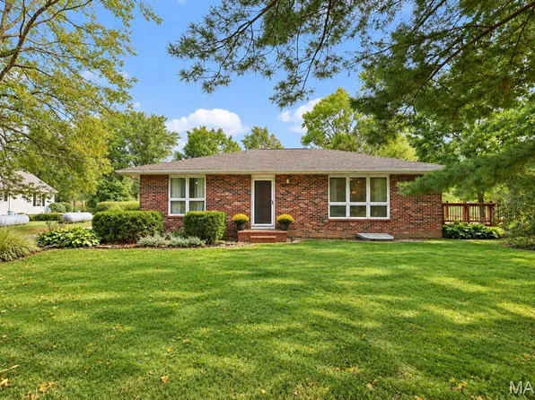 5831 Redbud Ln, Edwardsville, IL 62025