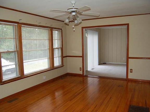 2nd image of 205 Charlotte Dr