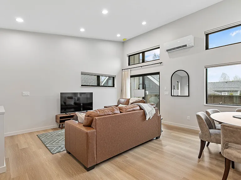 2517 Vallette St #101 — Photo 24