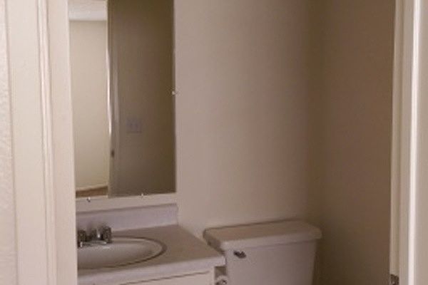 1st image of 552 S Chestnut Ave APT 206