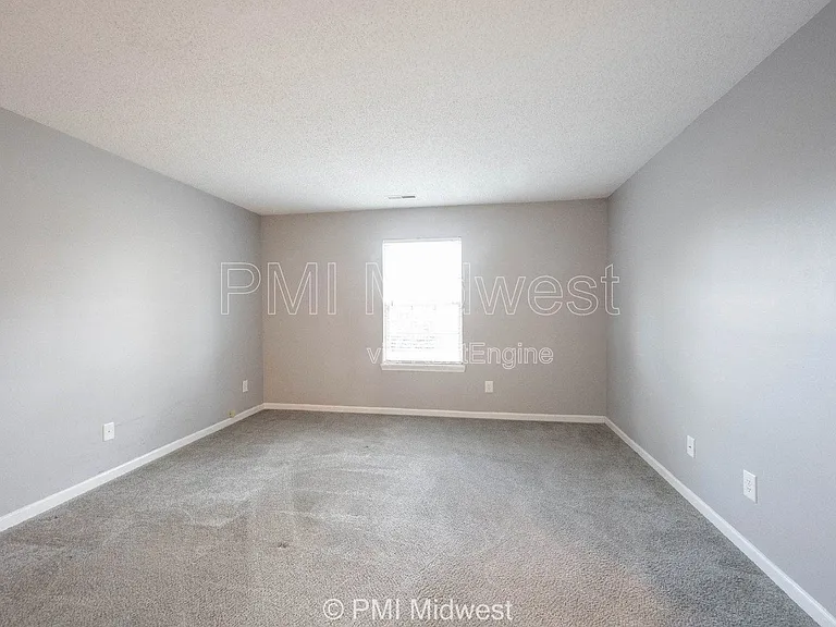 7912 Bitternut Dr — Photo 14