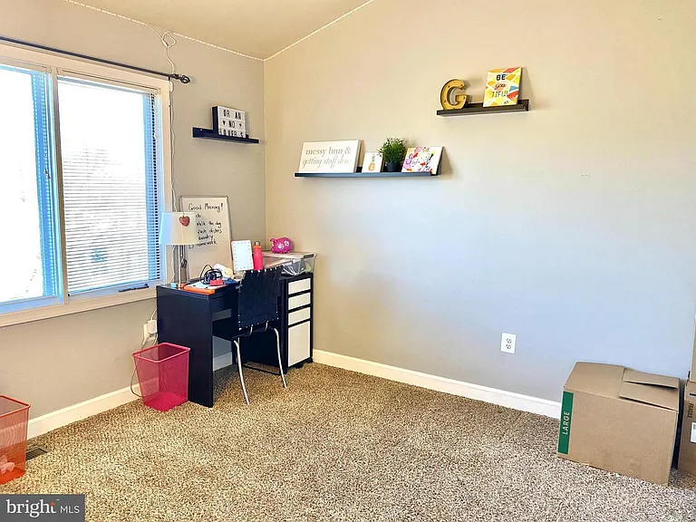 55 Taverngreen Ct — Photo 38