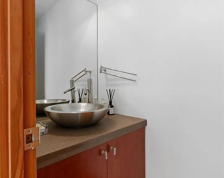701 Loma Dr — Photo 33