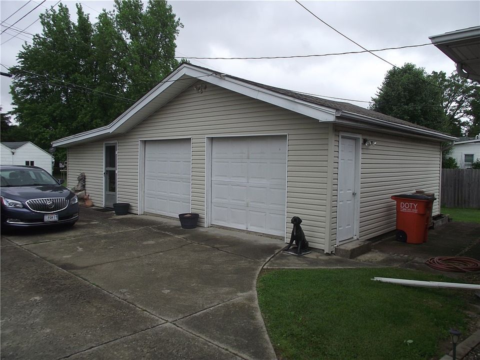 2nd image of 706 E Dogwood Ave