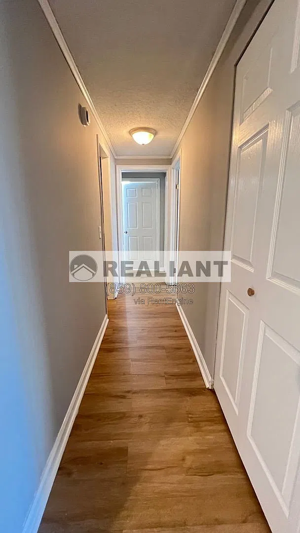 2 bed, 1.0 bath, 760 sqft, $1,045 — Photo 4
