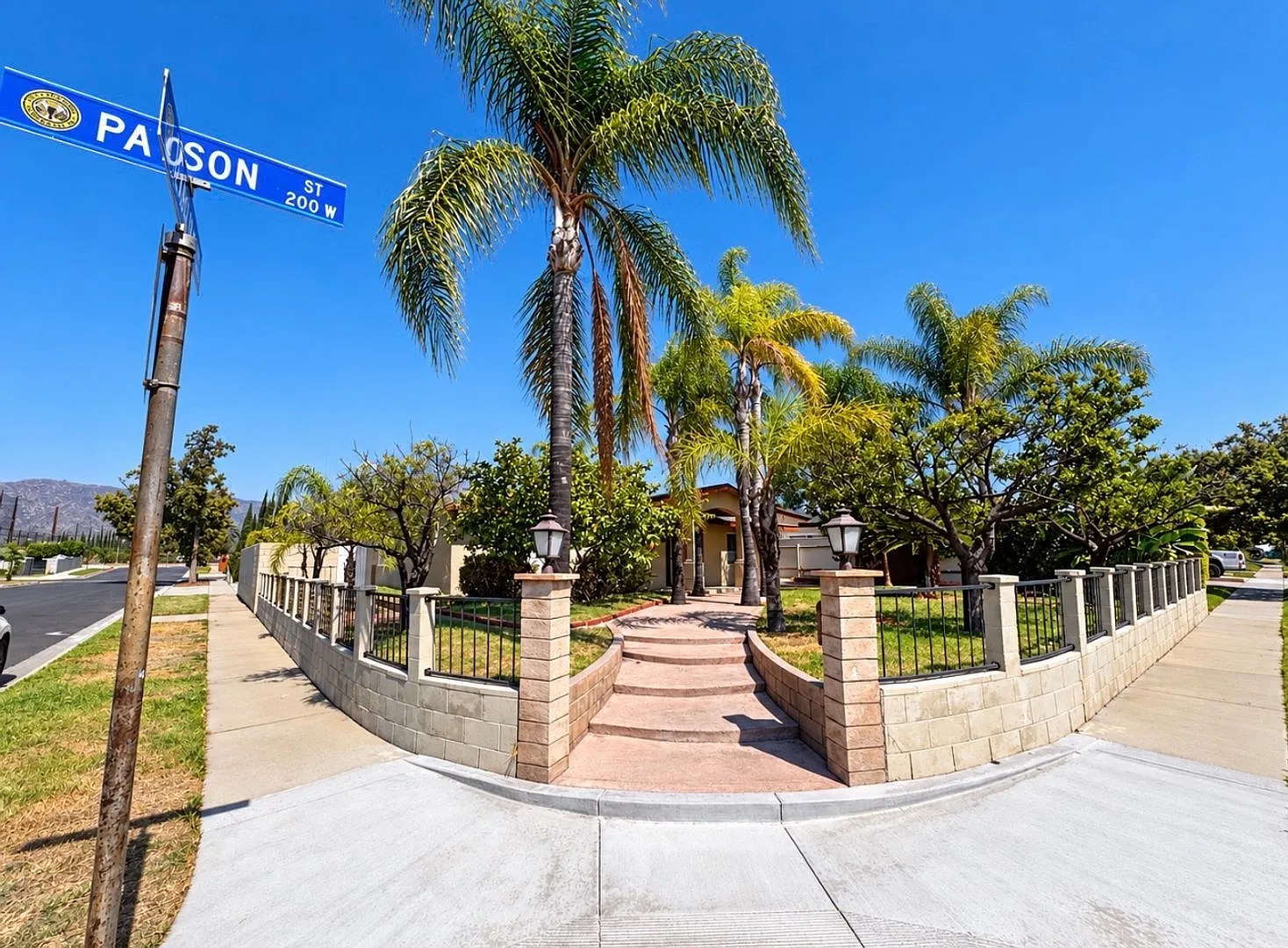 4bd 2ba in Glendora with Pool! — Photo 2