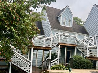 1622 Old Pond Ln #1622, Norwich, CT 06360