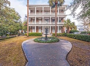 12 Bee St APT D, Charleston, SC 29403