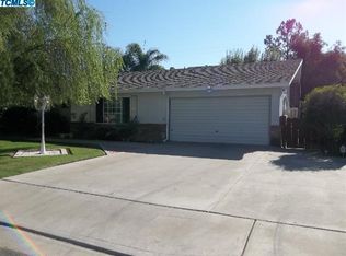 1427 W Harvard Ave, Visalia, CA 93277