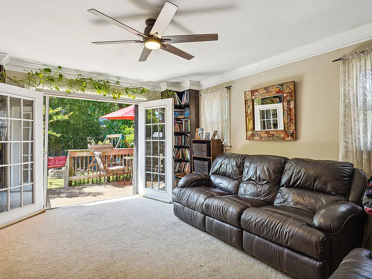 327 Ashby St #1 — Photo 4