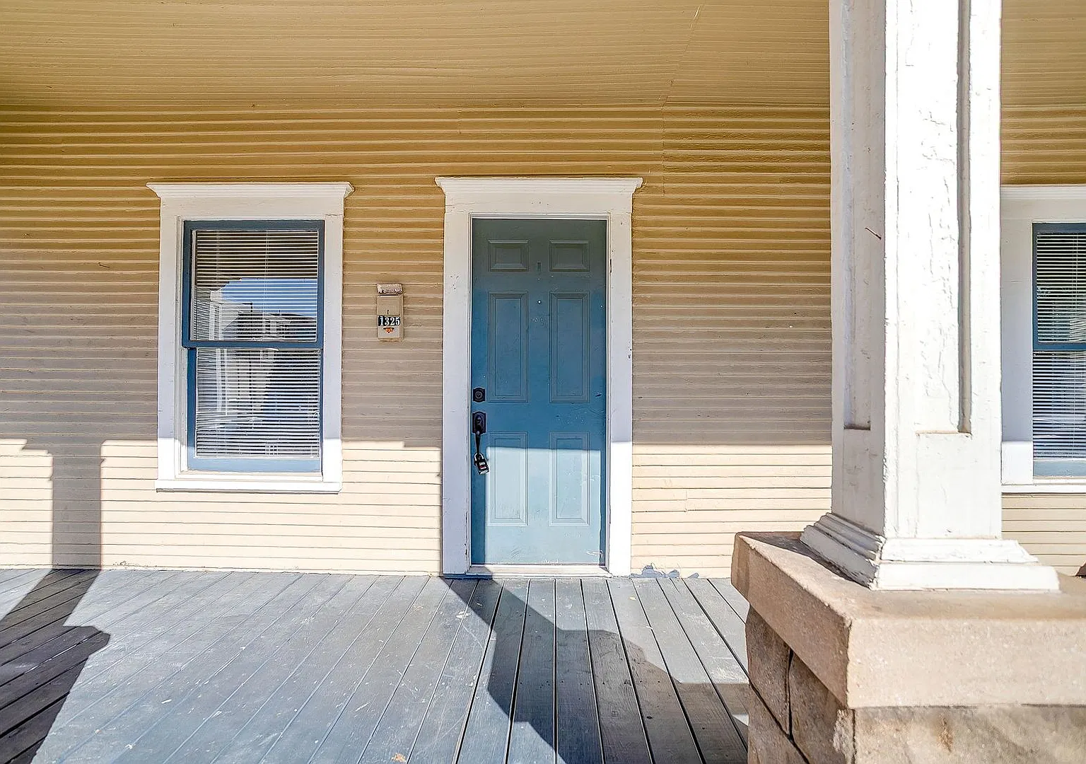 Spacious 3 Bed, 1 Bath Near Historic Fairmount Awaiting New Tenants- 76104 — Photo 3