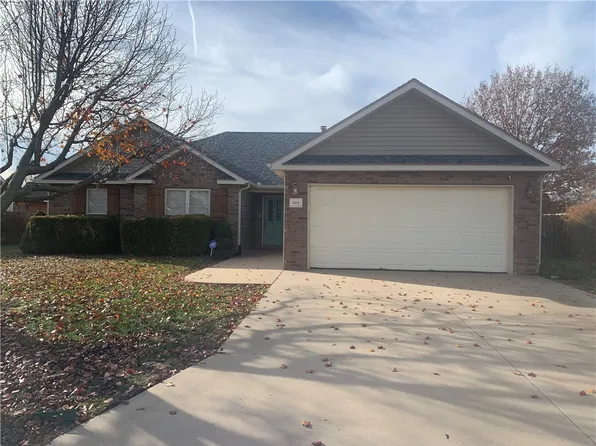 335 Sadie Ln, Webb City, MO 64870