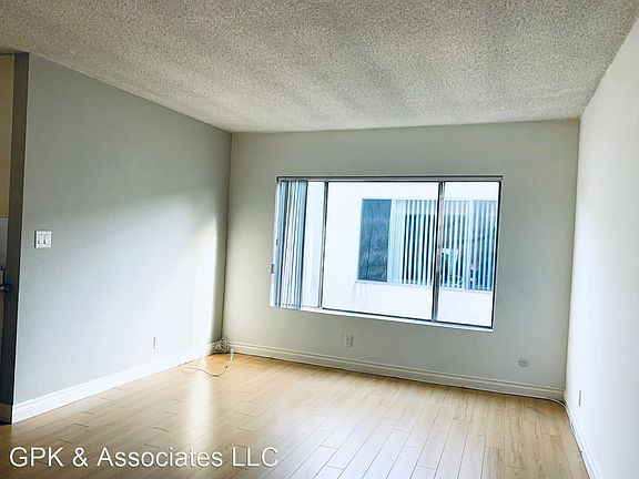 3rd image of 3742 S Bentley Ave APT 8