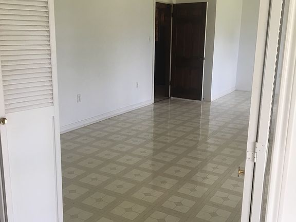3rd image of 104 Jean Ellen Ave