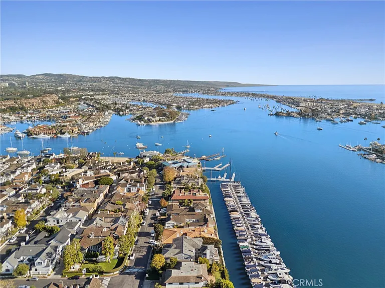 2572 Bayshore Dr — Photo 44