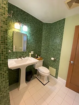 Rented by R New York | media 16