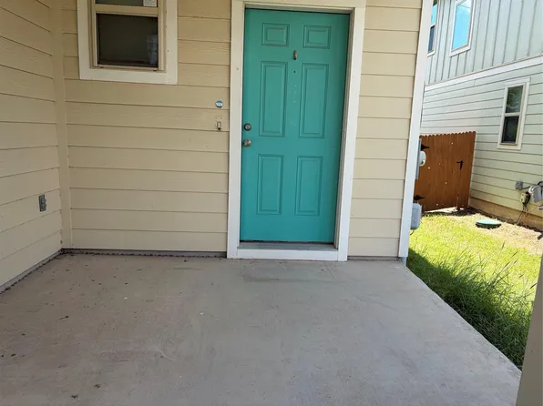372 Eagle Brook Ln, Buda, TX 78610
