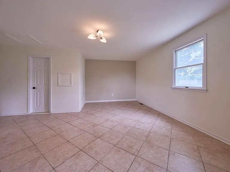 2924 Gracefield Rd — Photo 25