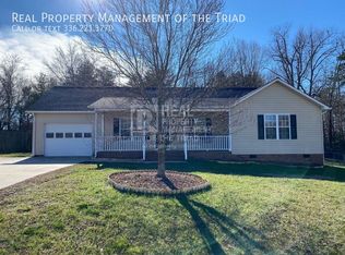 13 Birchwood Ct, Thomasville, NC 27360